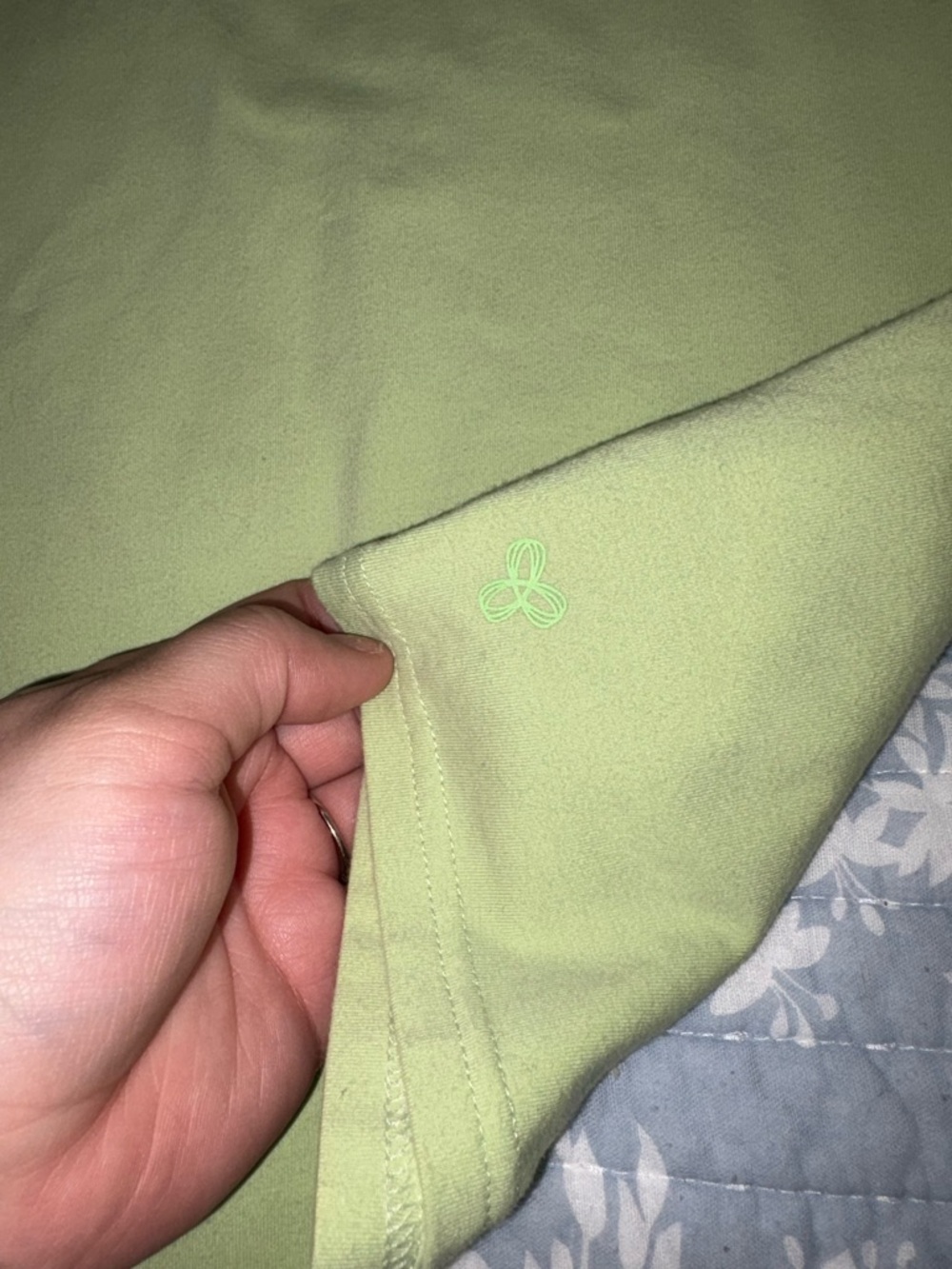 TNA Cropped Tee - Picture 2 of 2